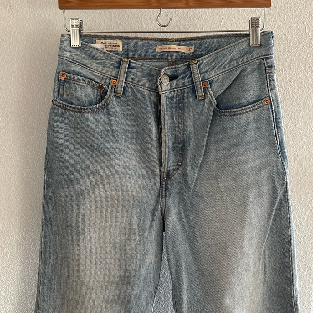 Levi’s ribcage ankle straight size 27